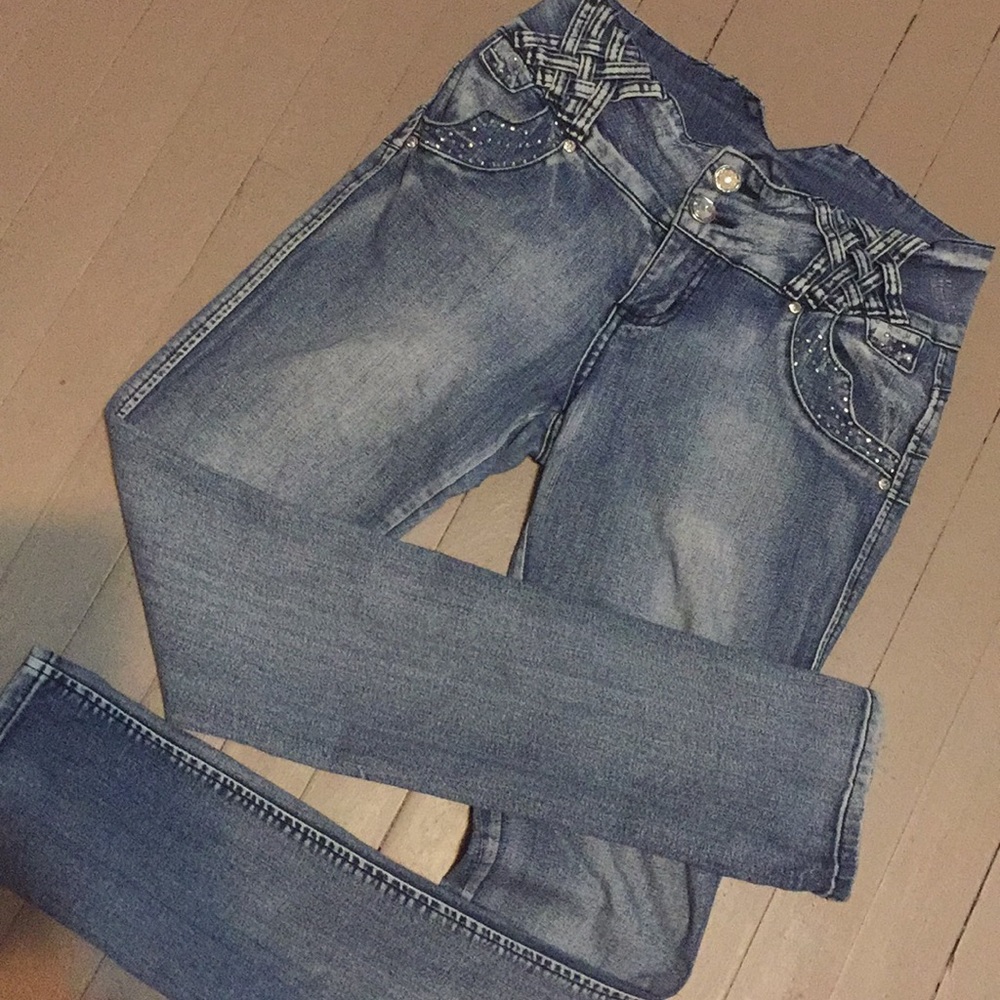 Stretchy skinny jeans with lots of bling